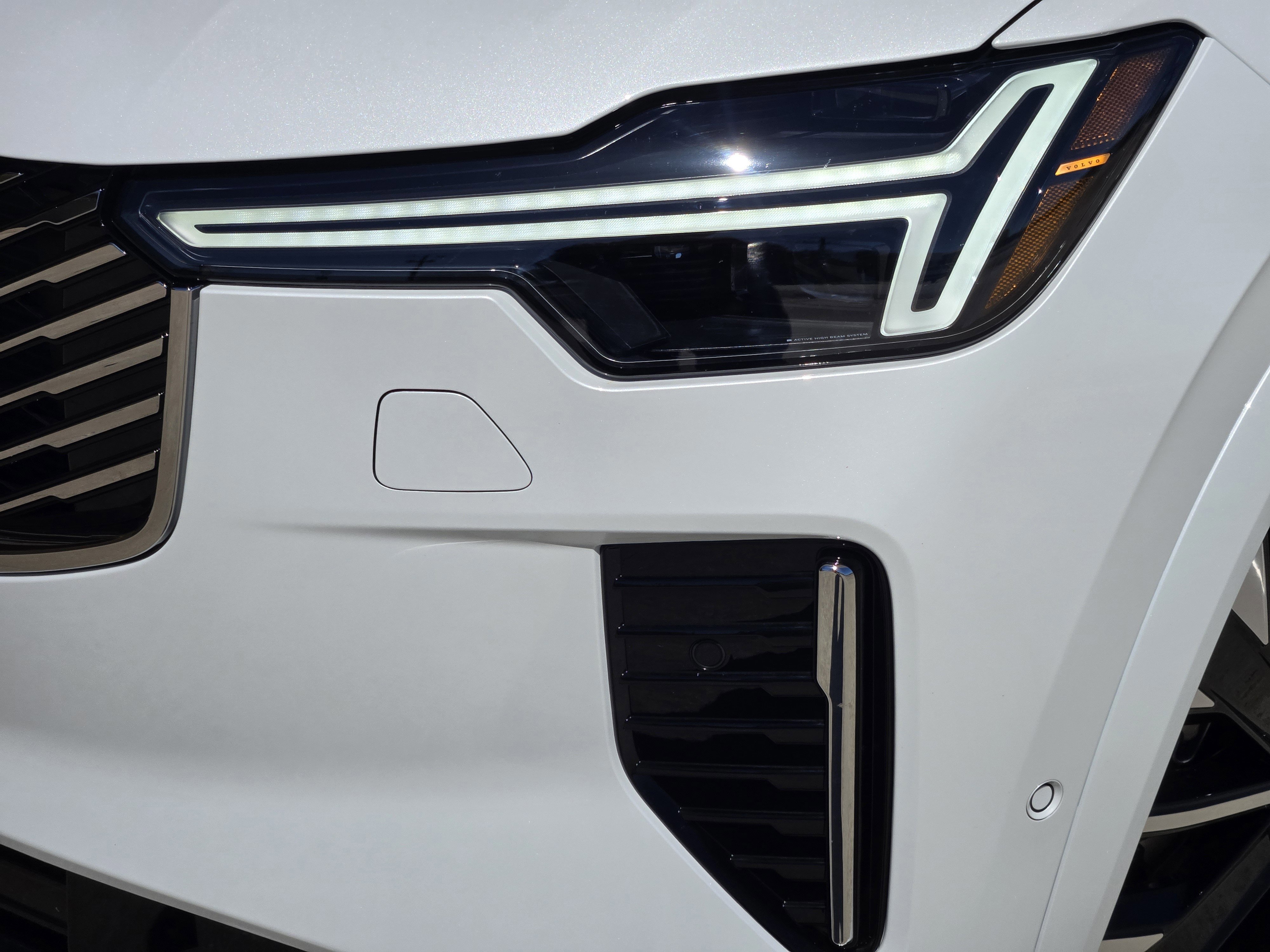 New 2026 Volvo XC90 T8 Plus w/ Protection Package Premier image 10