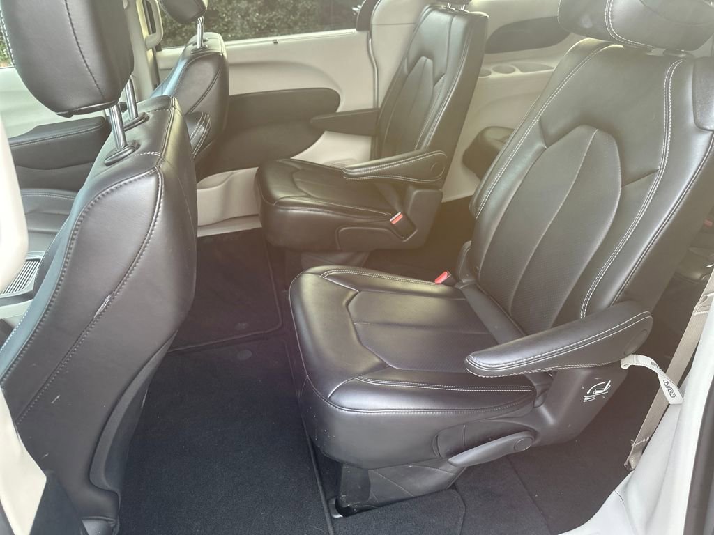 Used 2023 Ford Expedition XLT image 35