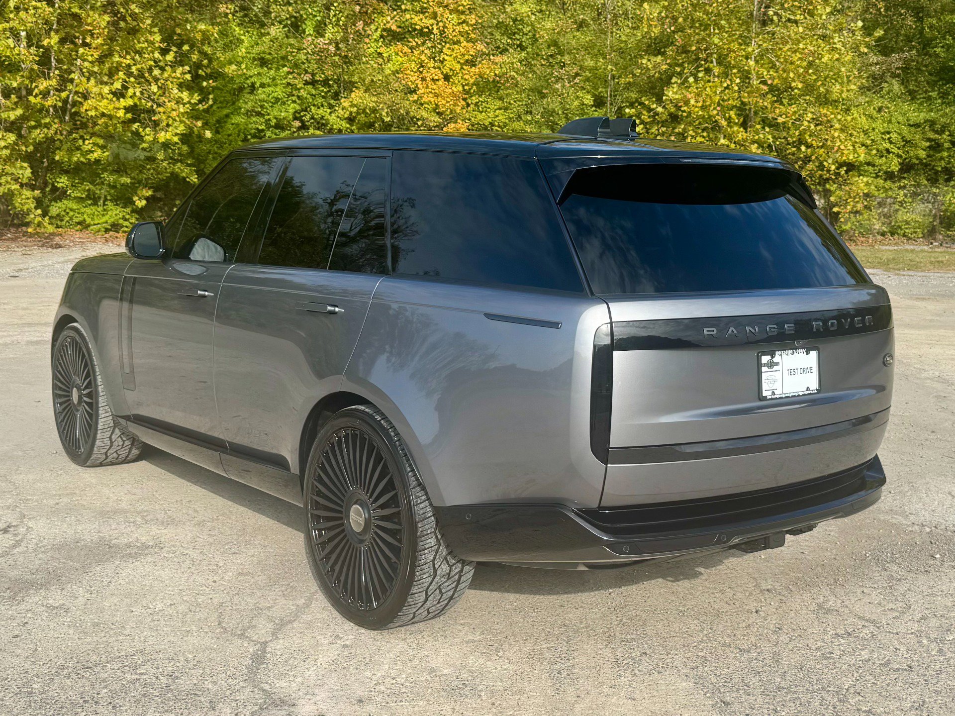 Used 2023 Land Rover Range Rover SE image 4