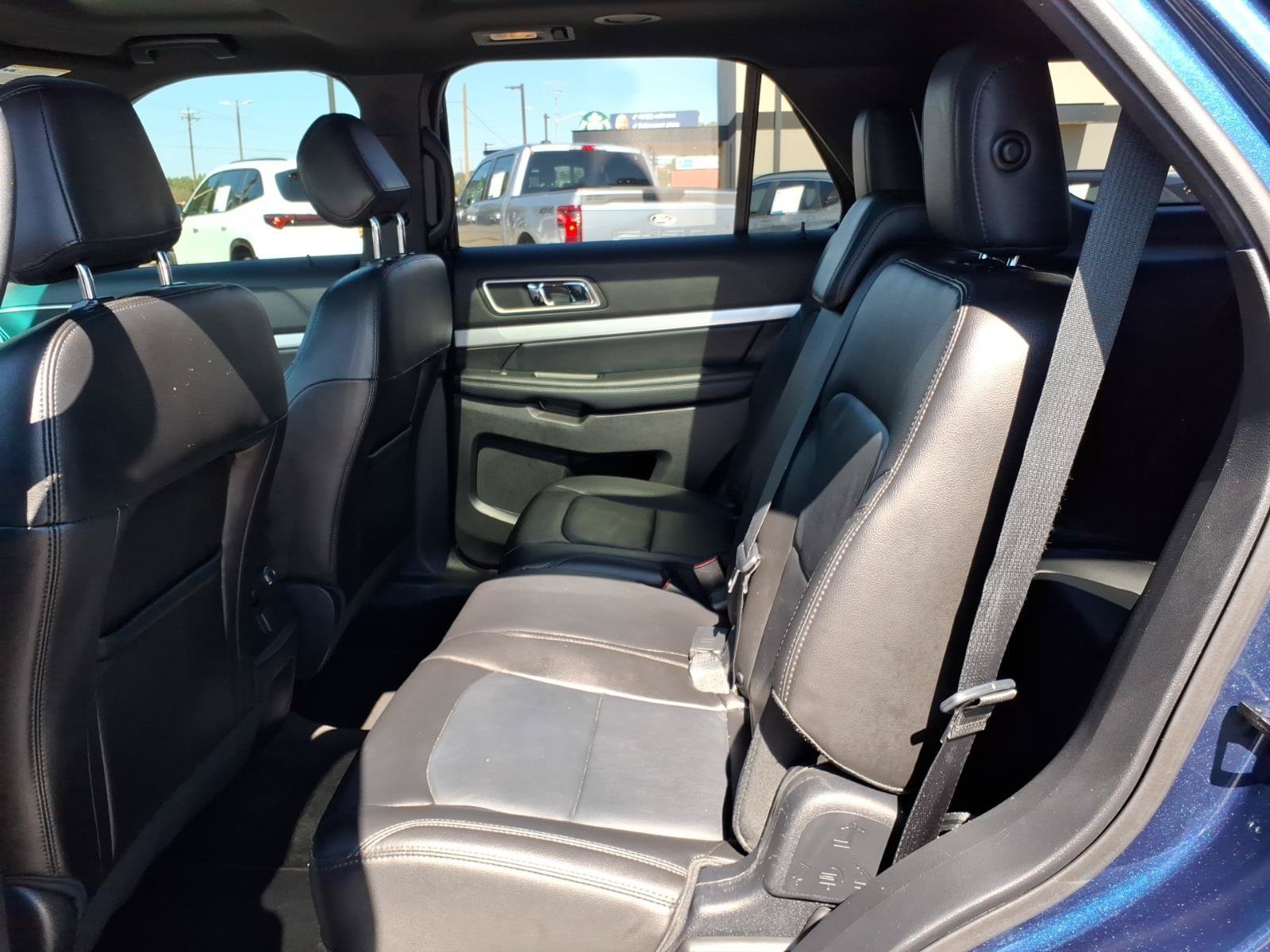 Used 2017 Ford Explorer XLT w/ Equipment Group 202A FWD image 11