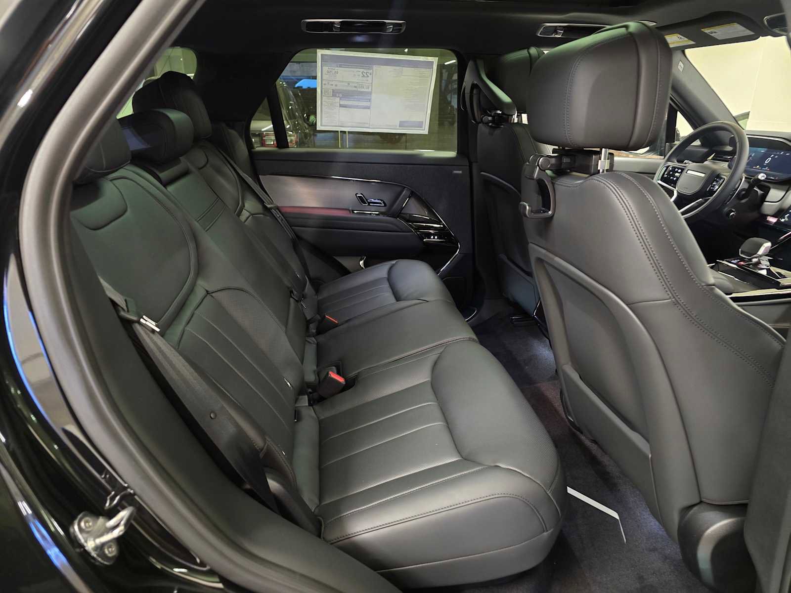 Used 2026 Land Rover Range Rover Sport SE image 13