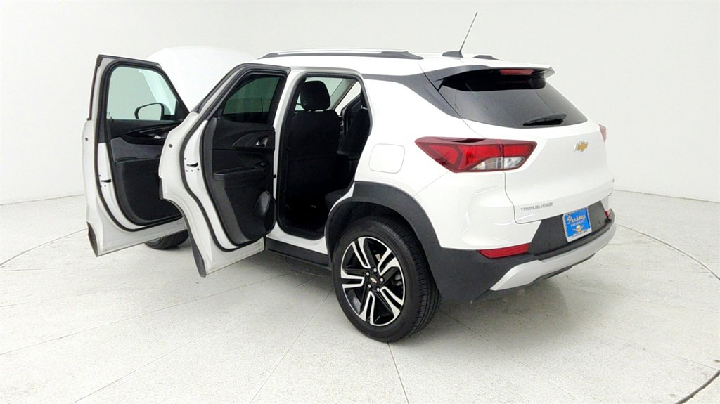 Certified 2024 Chevrolet TrailBlazer LT w/ Driver Confidence Package image 12