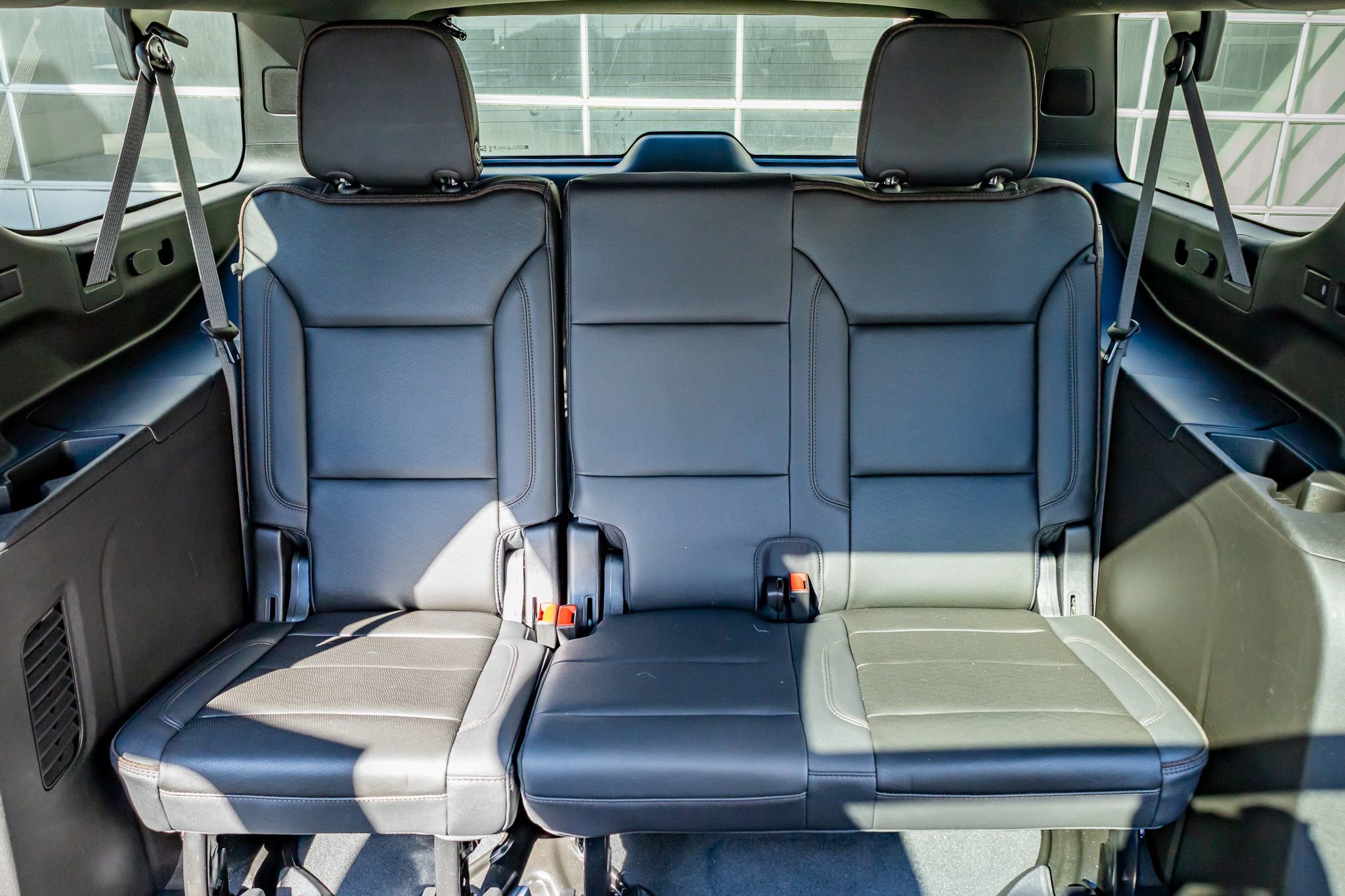Used 2024 Chevrolet Suburban High Country image 35
