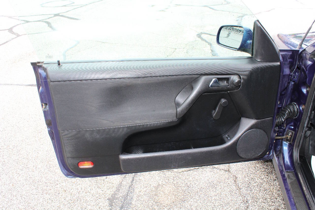 Used 2001 Volkswagen Cabrio GL FWD image 15