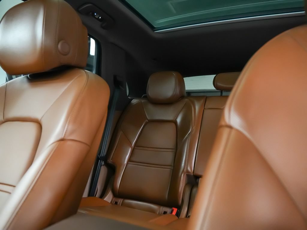Certified 2022 Porsche Cayenne E-Hybrid AWD/4WD image 34