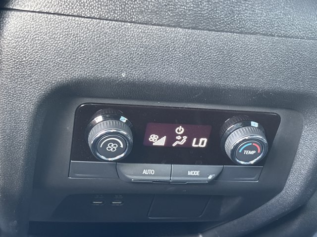 Used 2025 Chevrolet Traverse LT AWD/4WD image 20