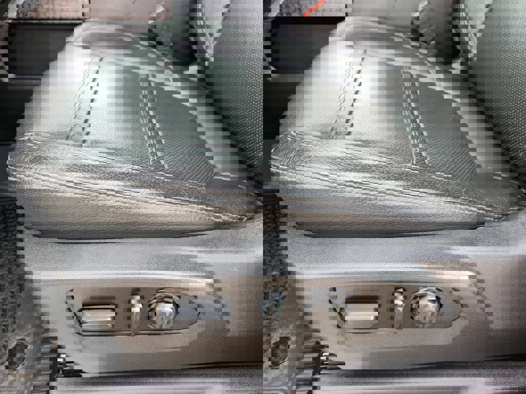 Used 2023 GMC Sierra 2500 Denali w/ Denali Black Diamond Edition image 18