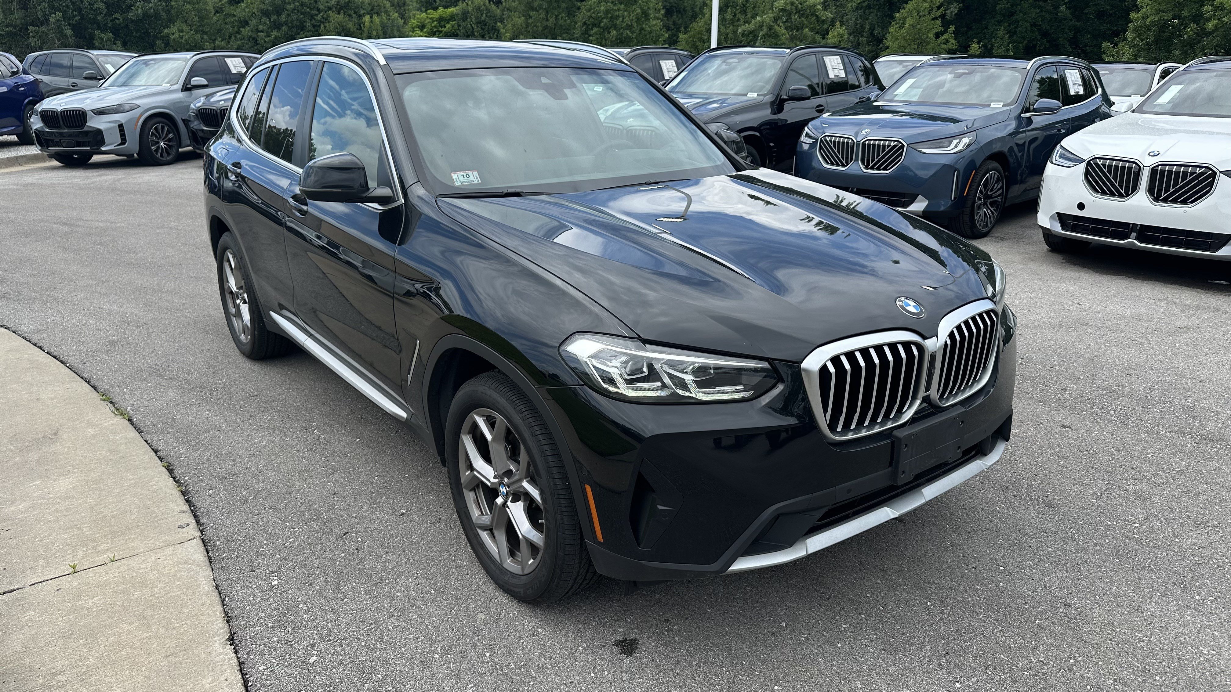 Used 2024 BMW X3 xDrive30i w/ Premium Package AWD/4WD image 2