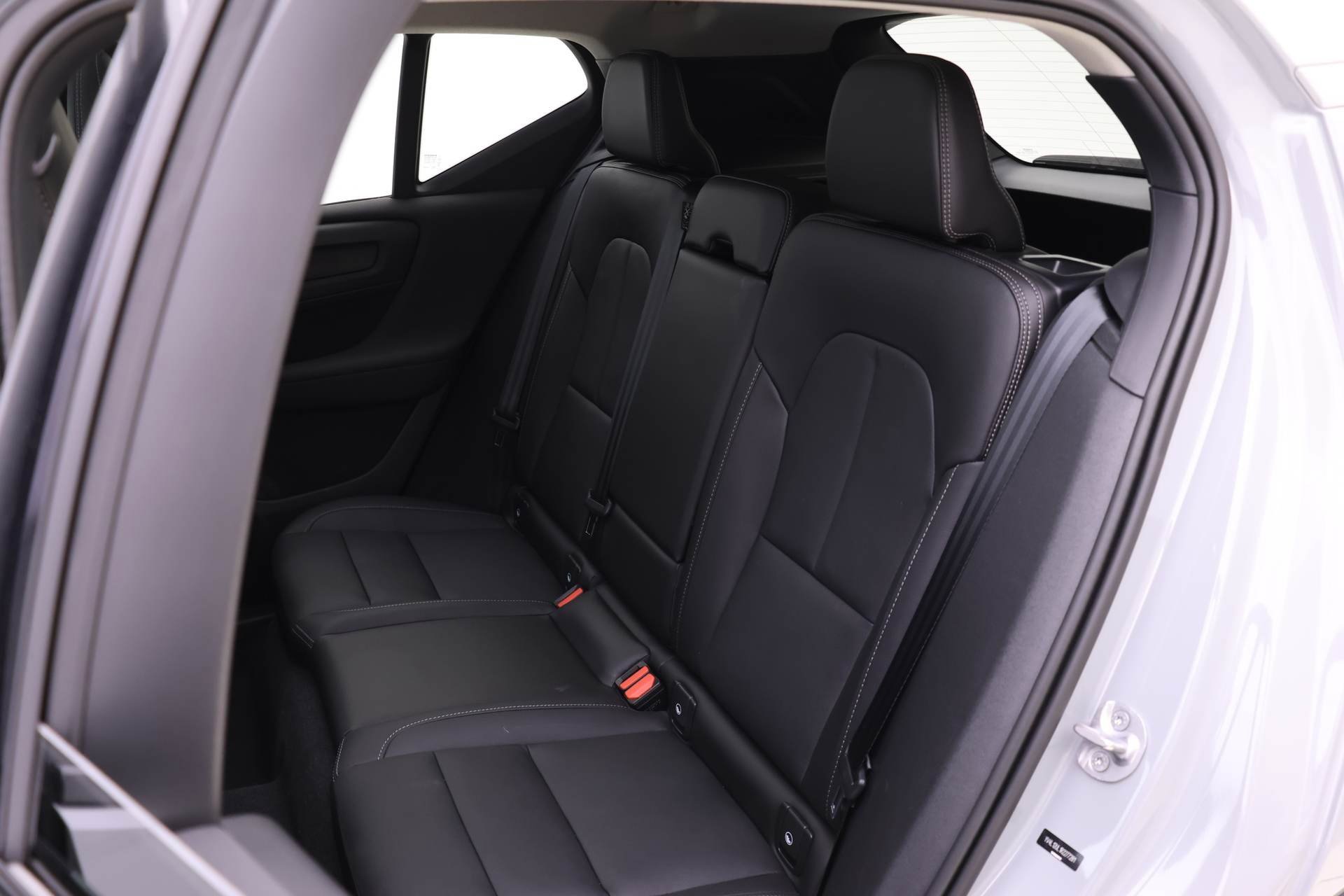 Certified 2024 Volvo XC40 B5 Plus image 14