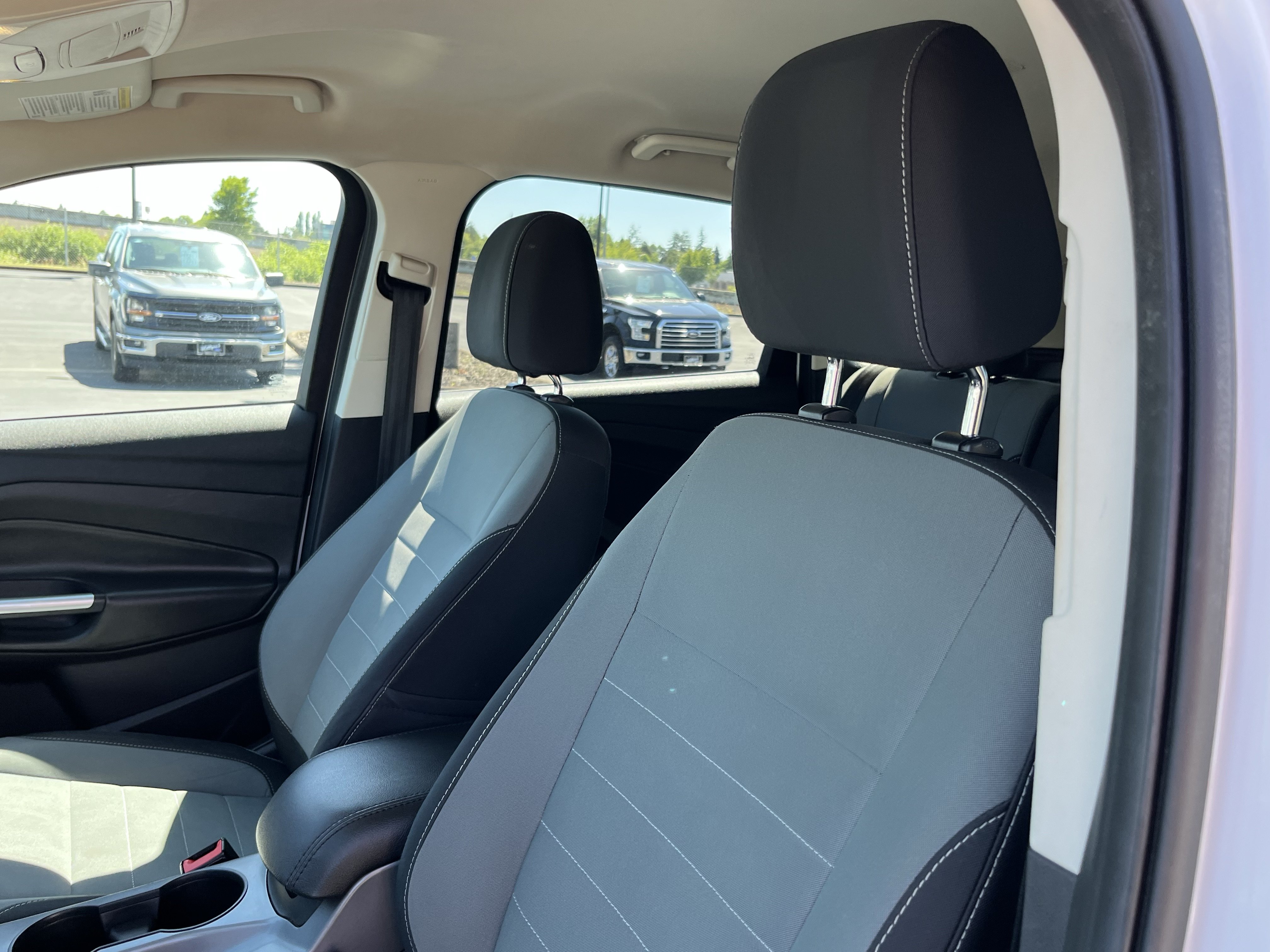 Used 2016 Ford Escape SE w/ Equipment Group 201A FWD image 15