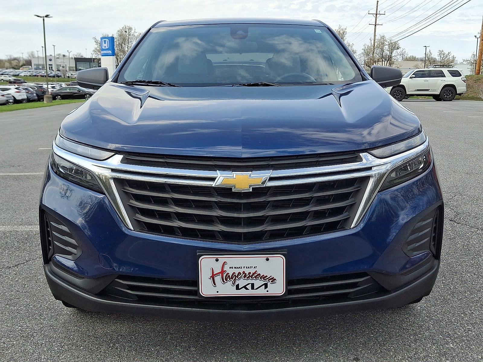 Used 2023 Chevrolet Equinox LS w/ LS Convenience Package image 2