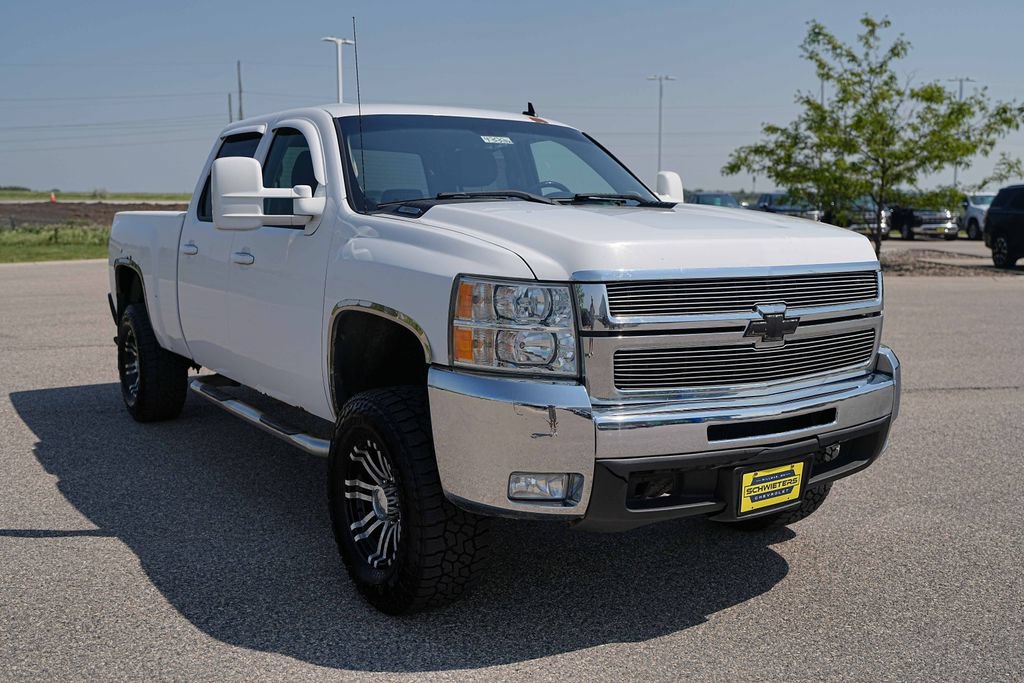 Used 2008 Chevrolet Silverado 2500 LTZ w/ Suspension Package, Off-Road AWD/4WD image 4