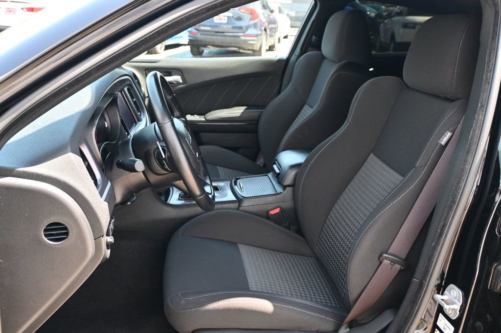 Used 2022 Dodge Charger R/T w/ Performance Handling Group image 10