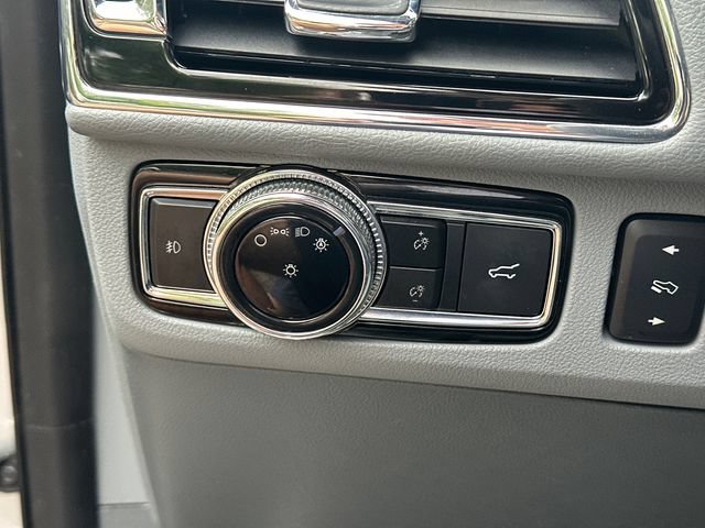 Used 2019 Lincoln Navigator Reserve AWD/4WD image 25