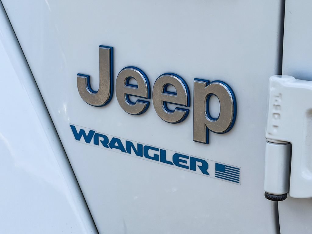 Used 2023 Jeep Wrangler Unlimited Sahara AWD/4WD image 12