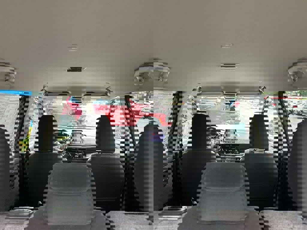 Used 2023 Nissan Rogue SV image 10