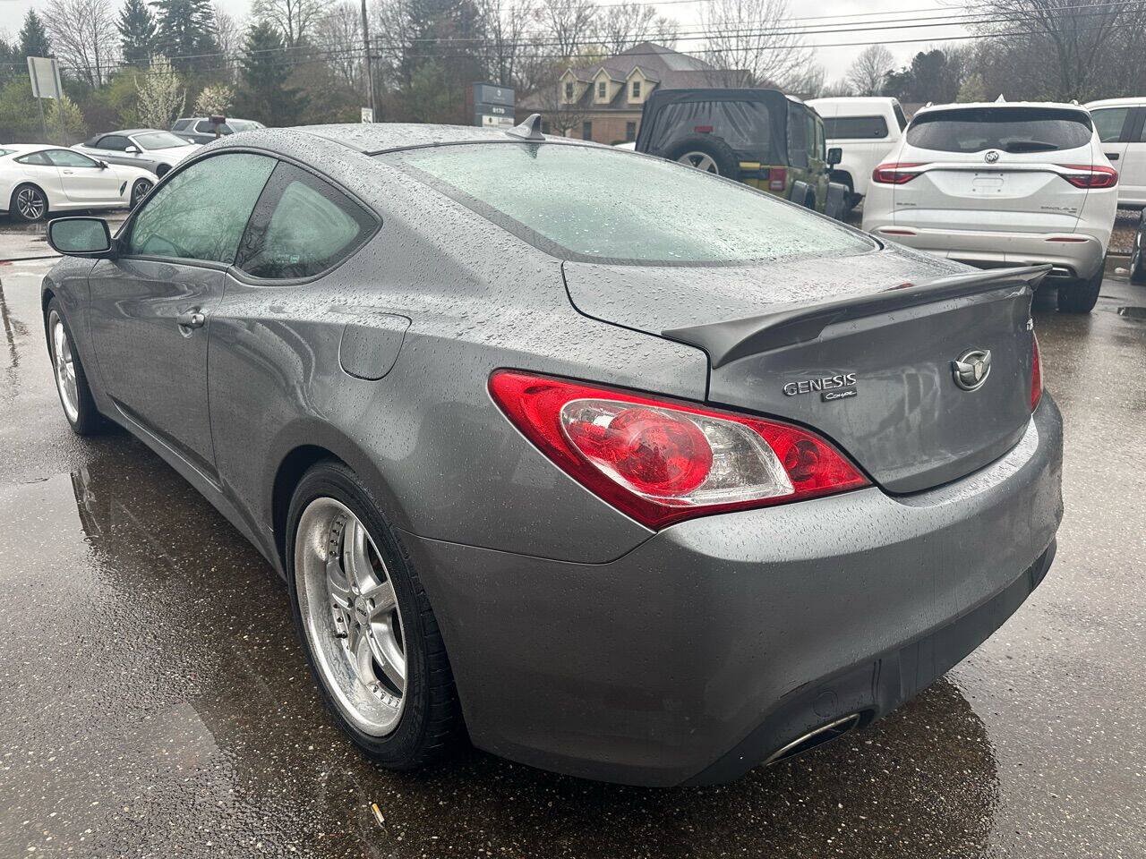 Used 2010 Hyundai Genesis 2.0T RWD image 4