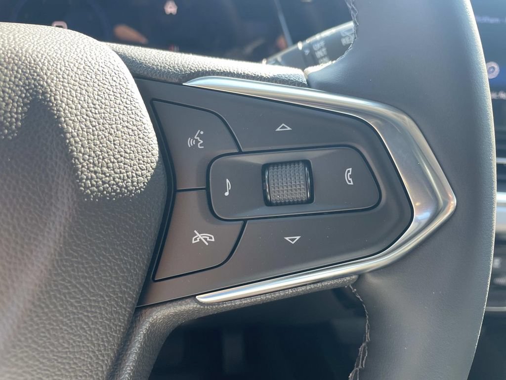 New 2026 Chevrolet Trax LT w/ Sunroof Package FWD image 23