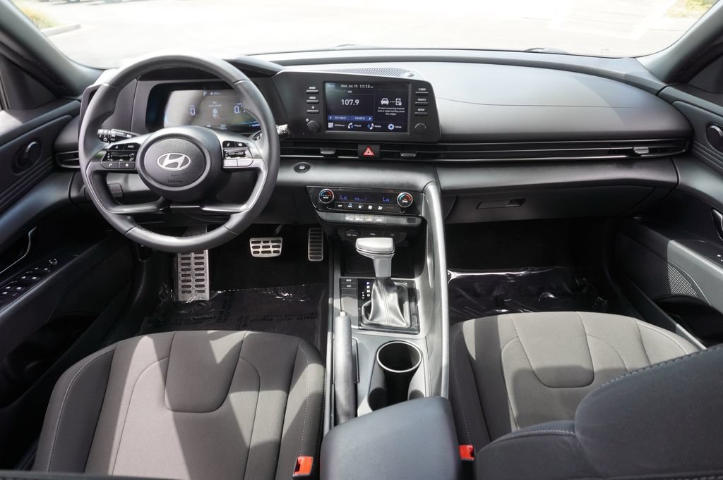 Used 2026 Hyundai Elantra Sport FWD image 11