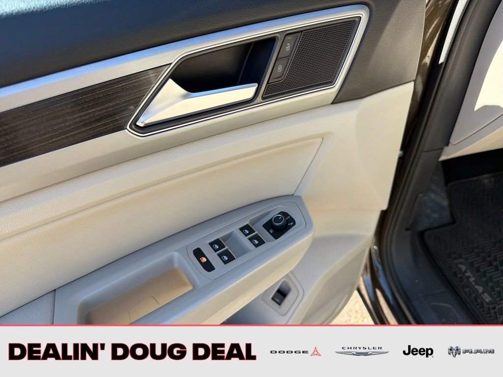 Used 2019 Volkswagen Atlas SE w/ Towing Package FWD image 11
