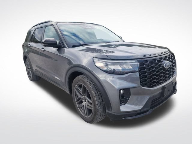 Used 2025 Ford Explorer ST w/ Sun And Sound Package AWD/4WD image 9