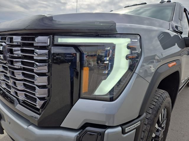 Used 2026 GMC Sierra 3500 Denali Ultimate image 6
