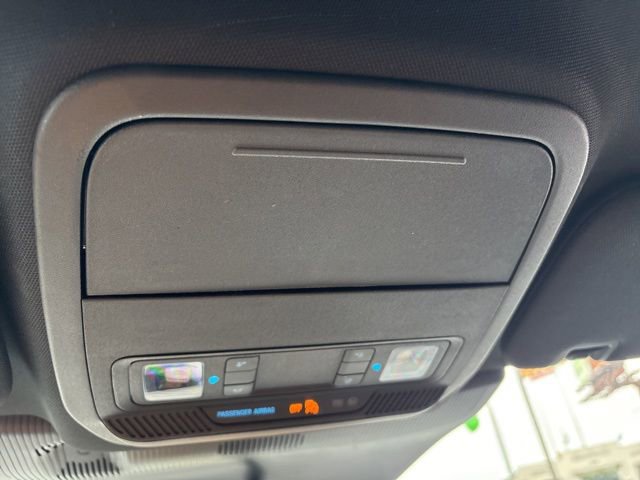 Used 2025 Ford Explorer ST-Line image 19