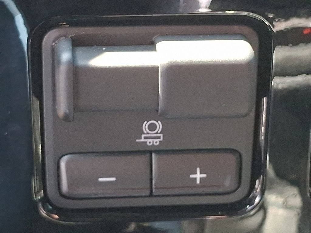 Used 2024 Chevrolet Silverado 1500 RST image 26