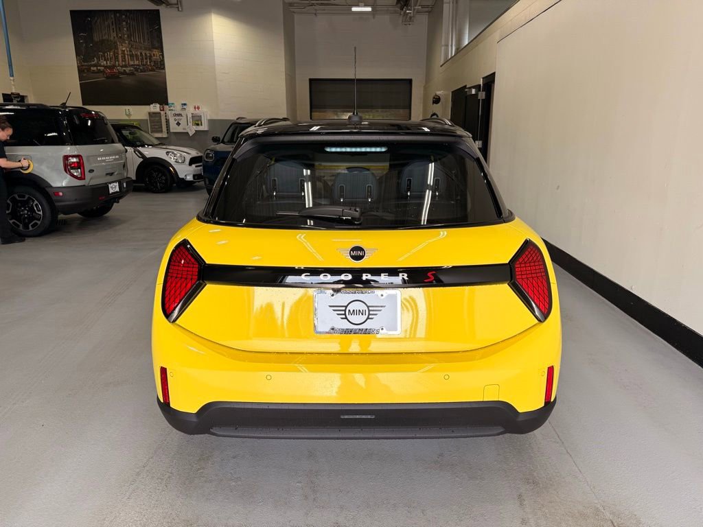 Certified 2025 MINI Cooper S image 4