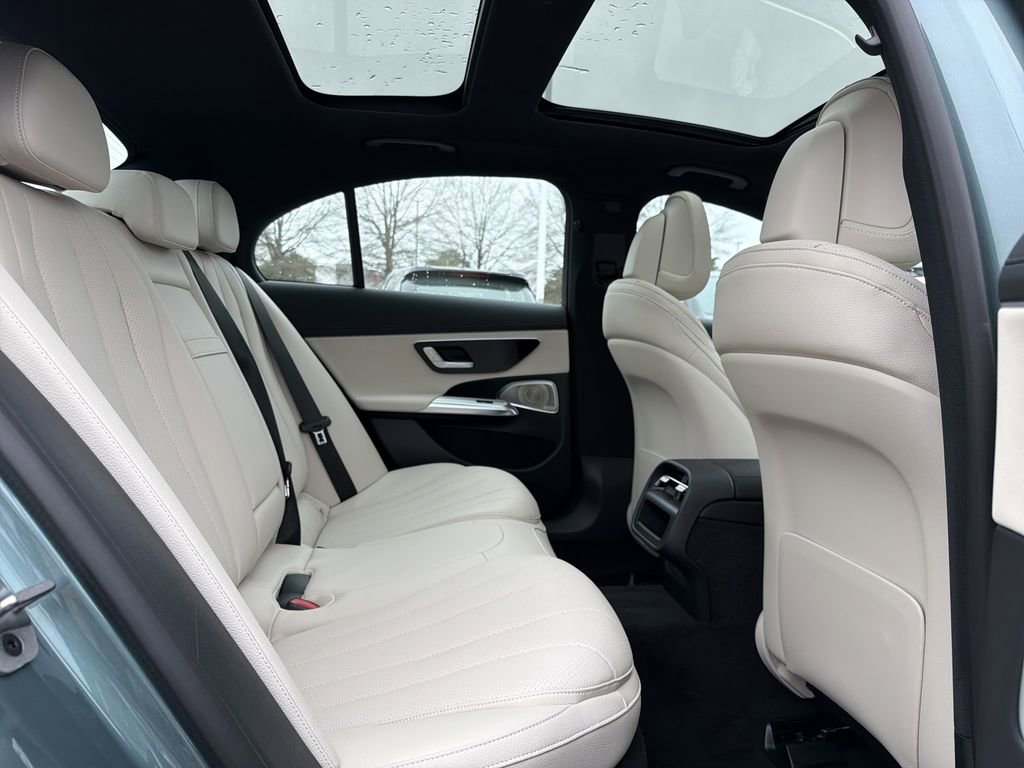 New 2026 Mercedes-Benz E 350 4MATIC Sedan image 17