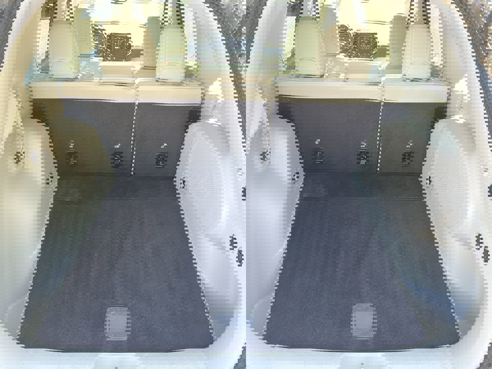 Used 2021 Jeep Cherokee Latitude Plus w/ Sun & Sound Group image 25