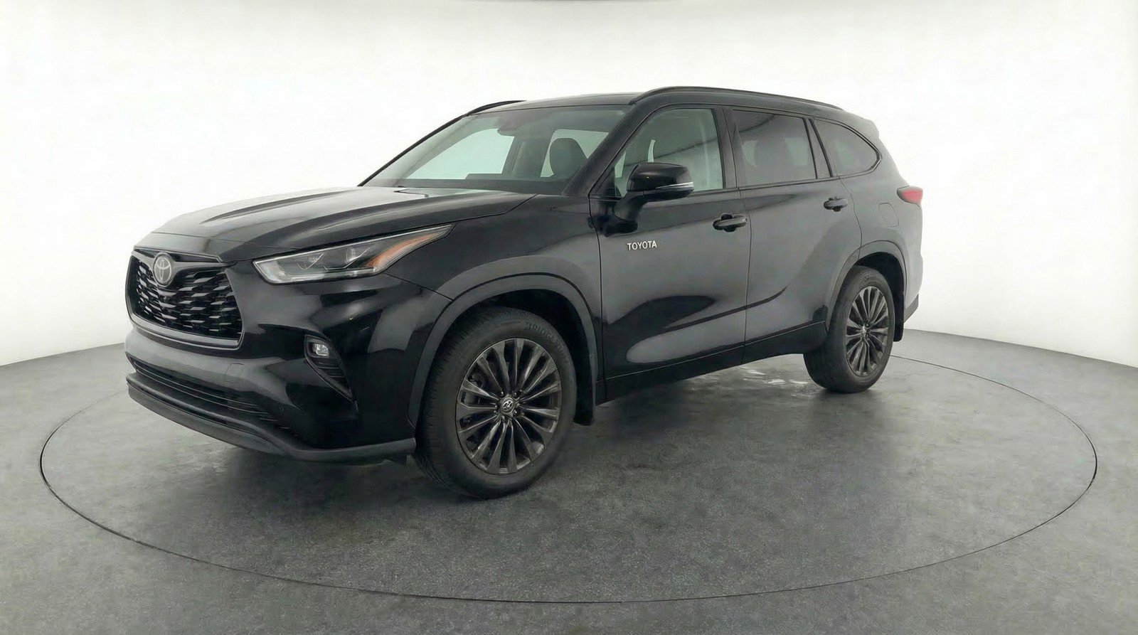 Used 2025 Toyota Highlander XSE image 3