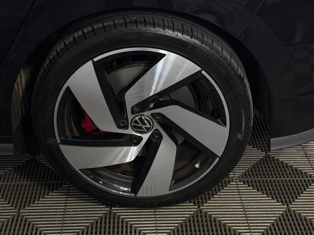 Used 2022 Volkswagen GTI SE image 37