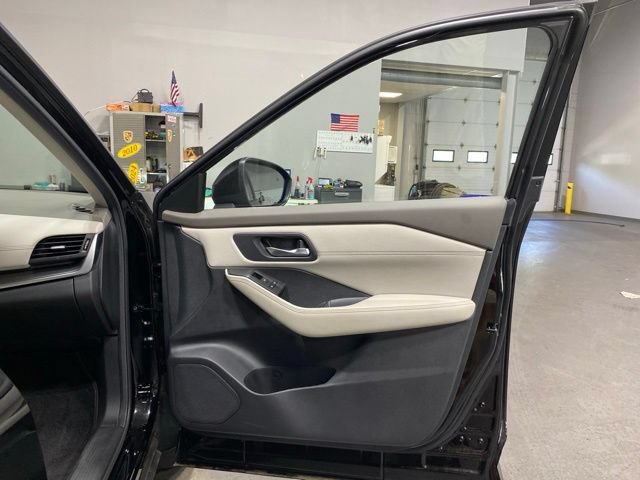 Certified 2023 Nissan Rogue SV w/ SV Premium B Package AWD/4WD image 28