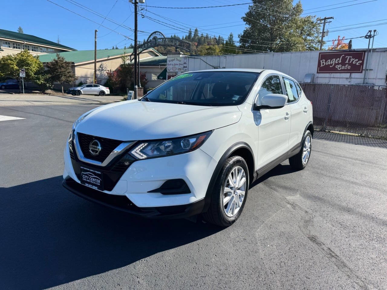 Used 2021 Nissan Rogue Sport S image 4