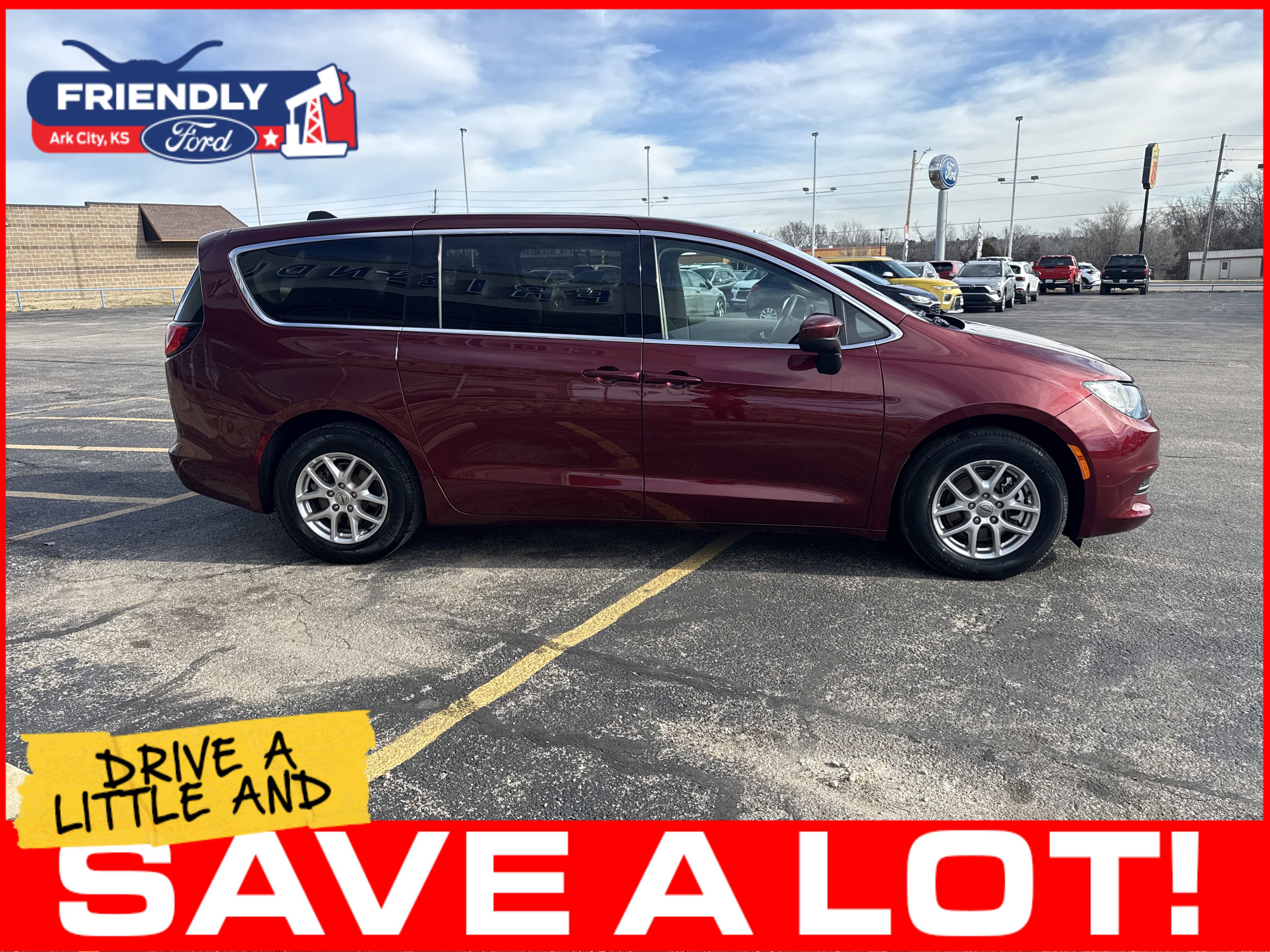 Used 2023 Chrysler Voyager LX FWD image 8