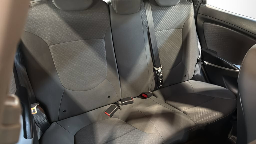 Used 2014 Hyundai Accent SE FWD image 13