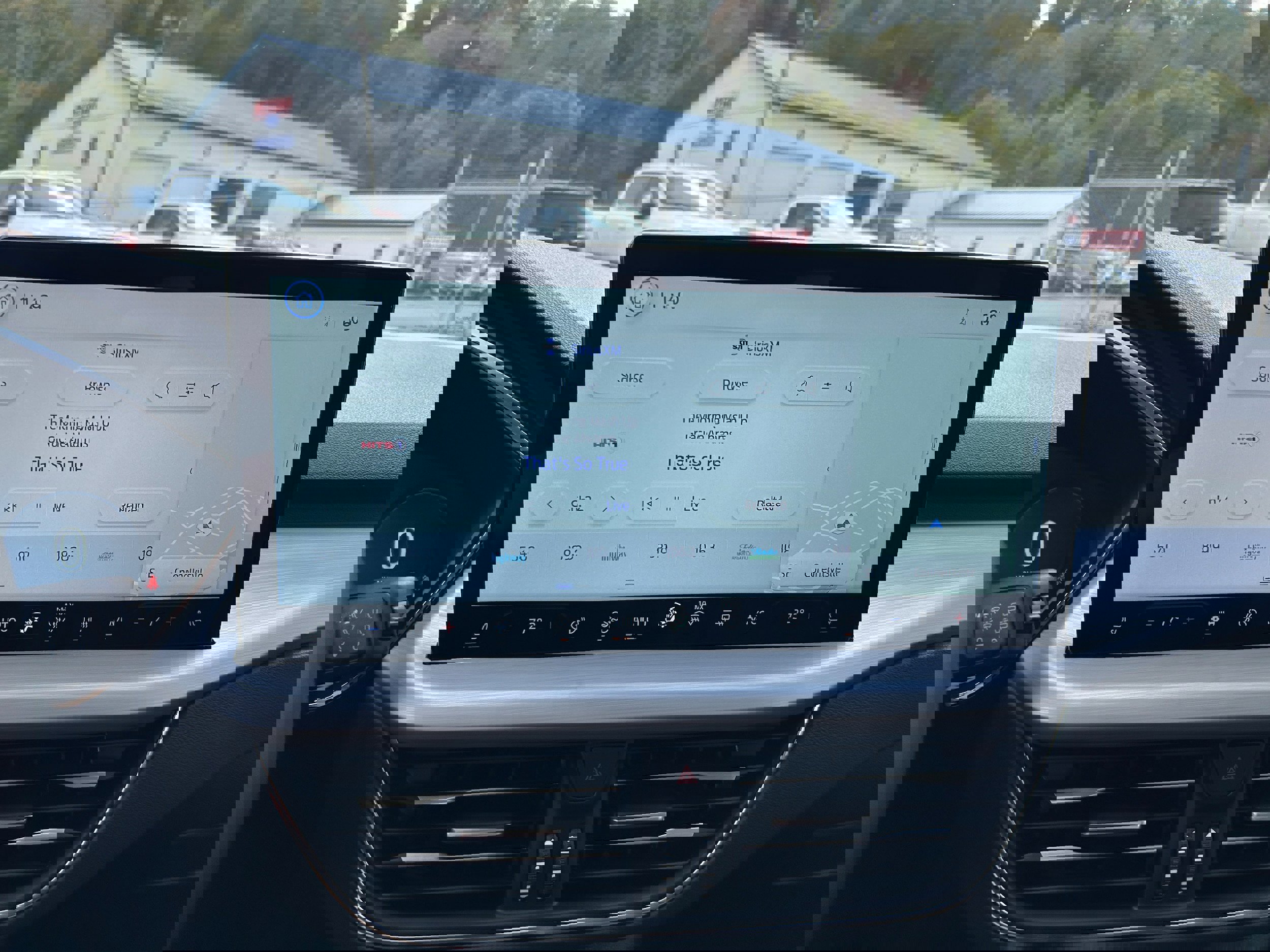 New 2025 Ford Escape SE w/ PHEV Premium Package FWD image 51