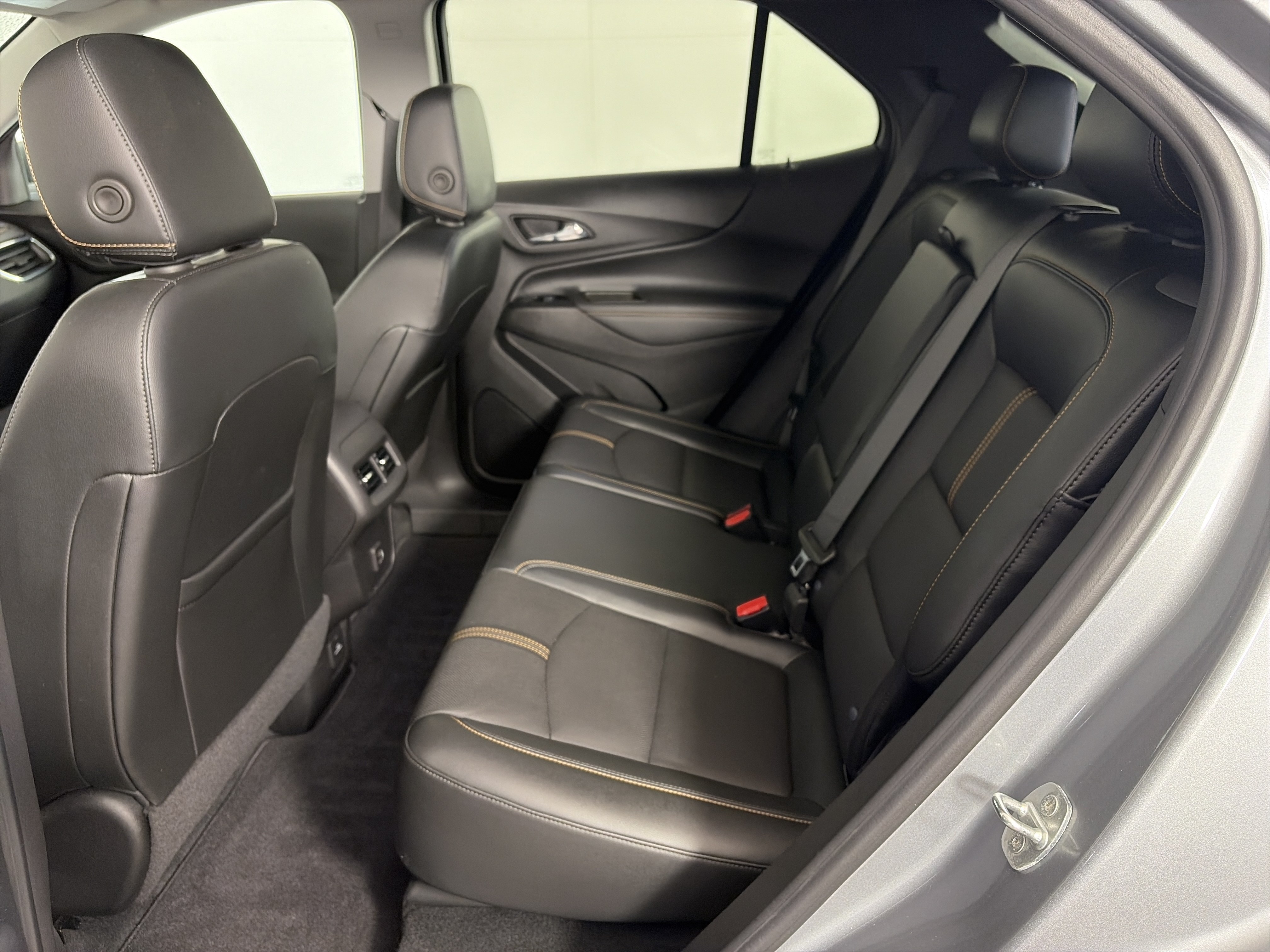 Used 2023 Chevrolet Equinox Premier AWD/4WD image 7