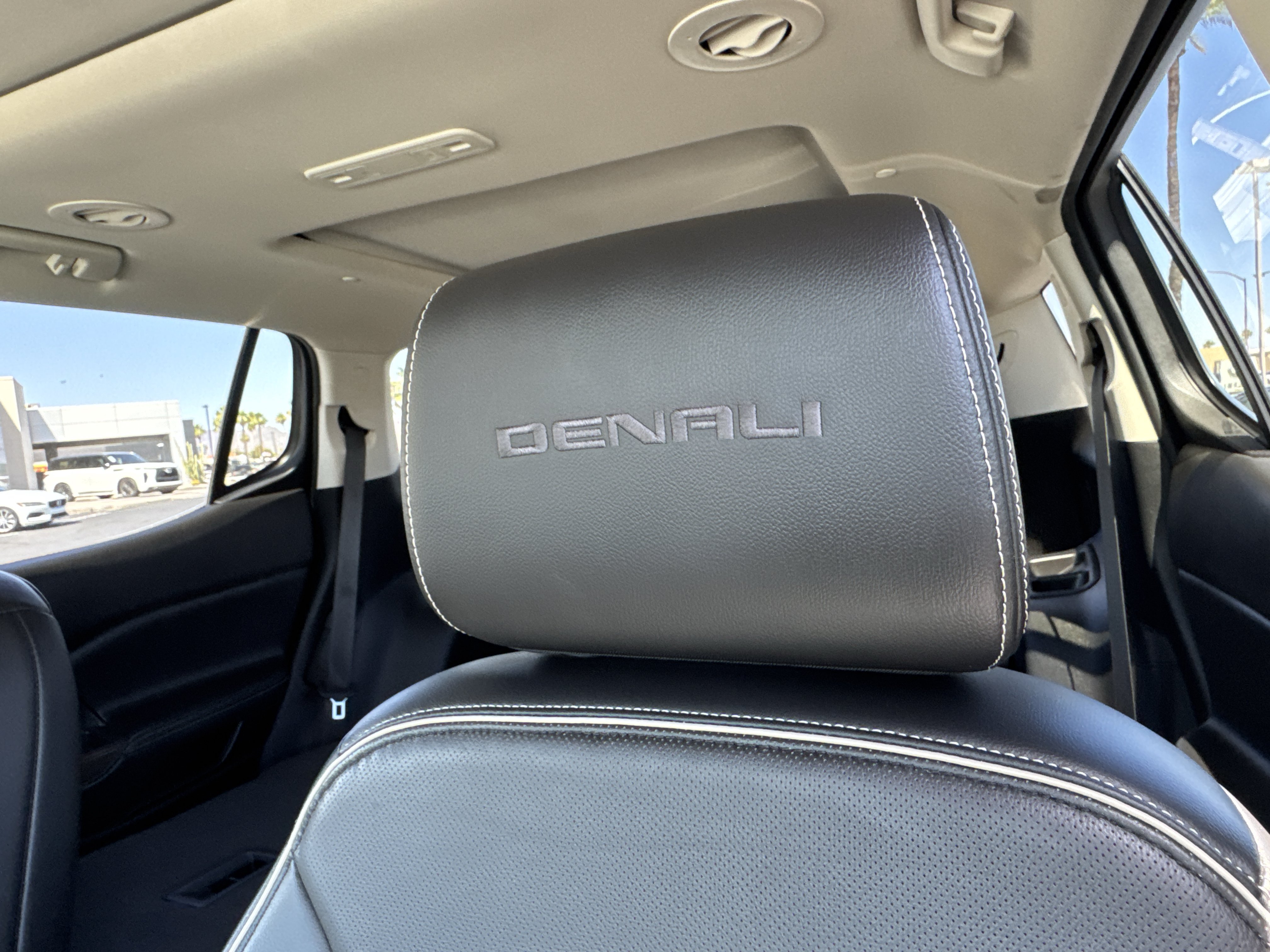 Used 2022 GMC Acadia Denali w/ Denali Ultimate Package FWD image 20