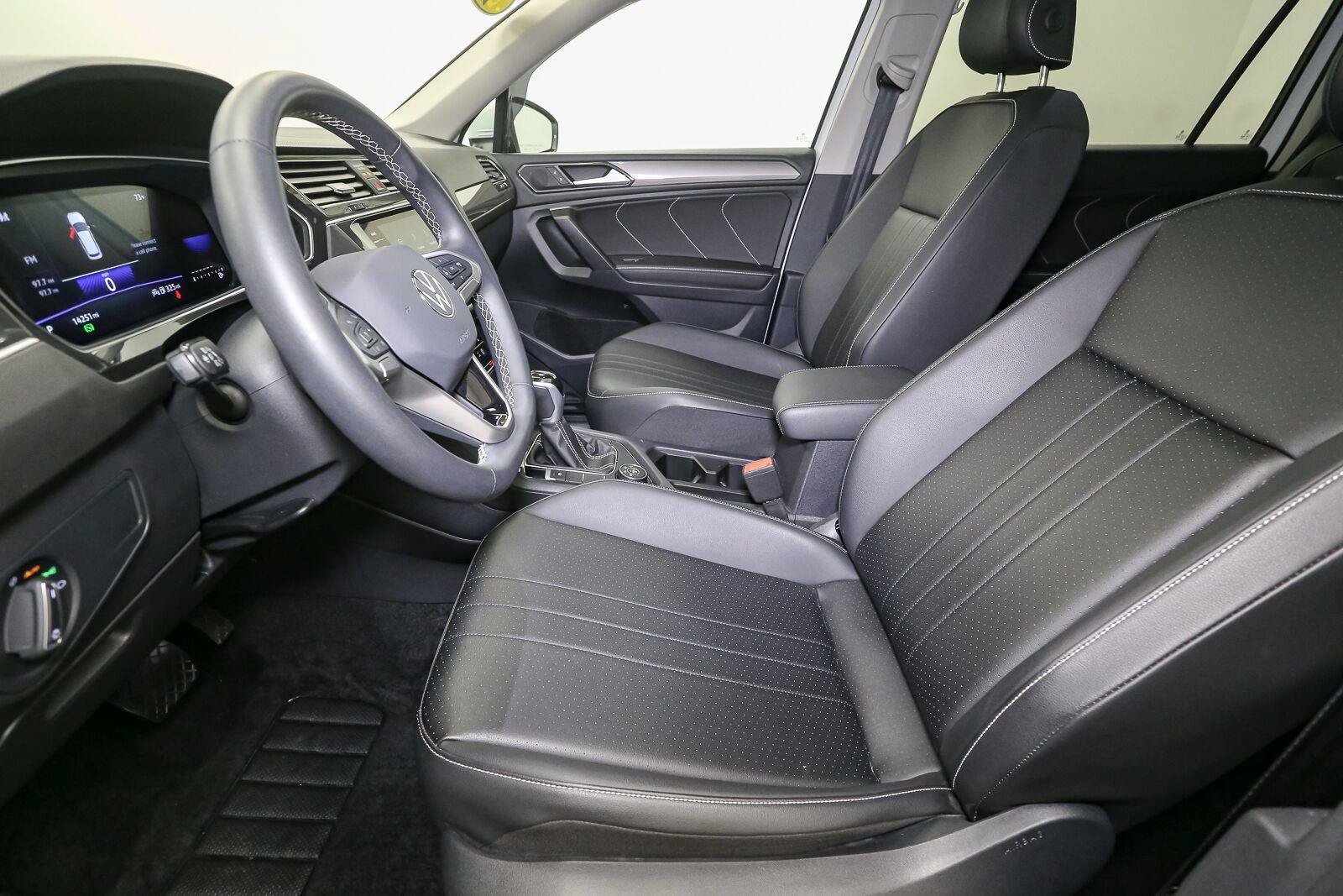 Certified 2024 Volkswagen Tiguan SE AWD/4WD image 45