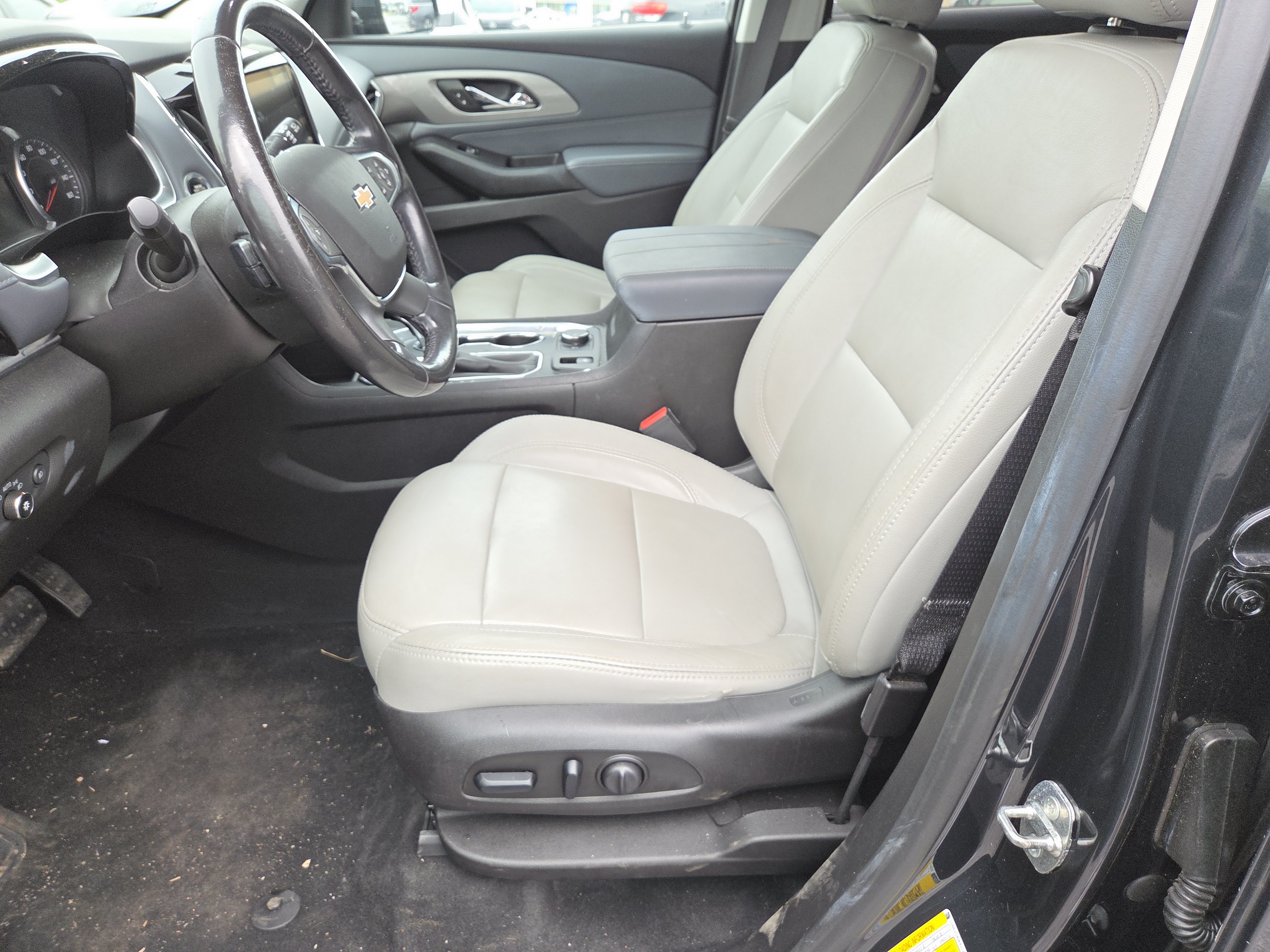 Used 2018 Chevrolet Traverse LT w/ LPO, Floor Liner Package AWD/4WD image 10