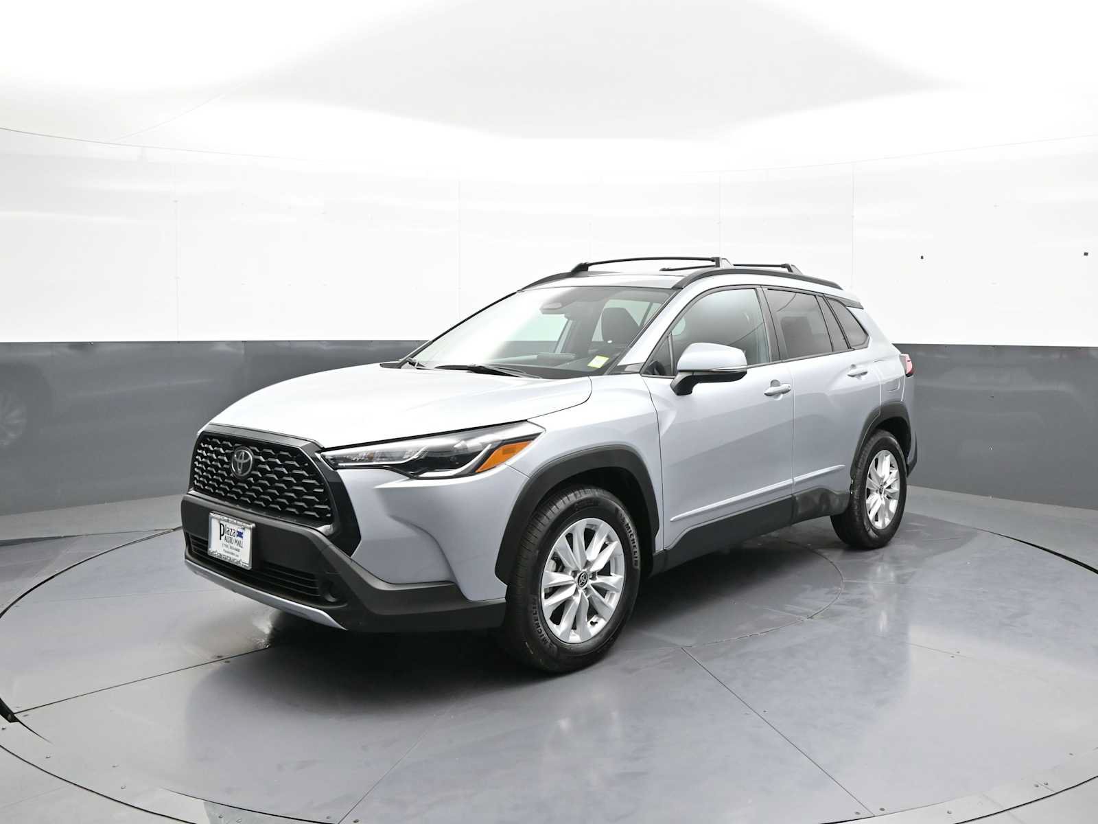 Used 2024 Toyota Corolla Cross LE w/ Moonroof Package AWD/4WD image 9