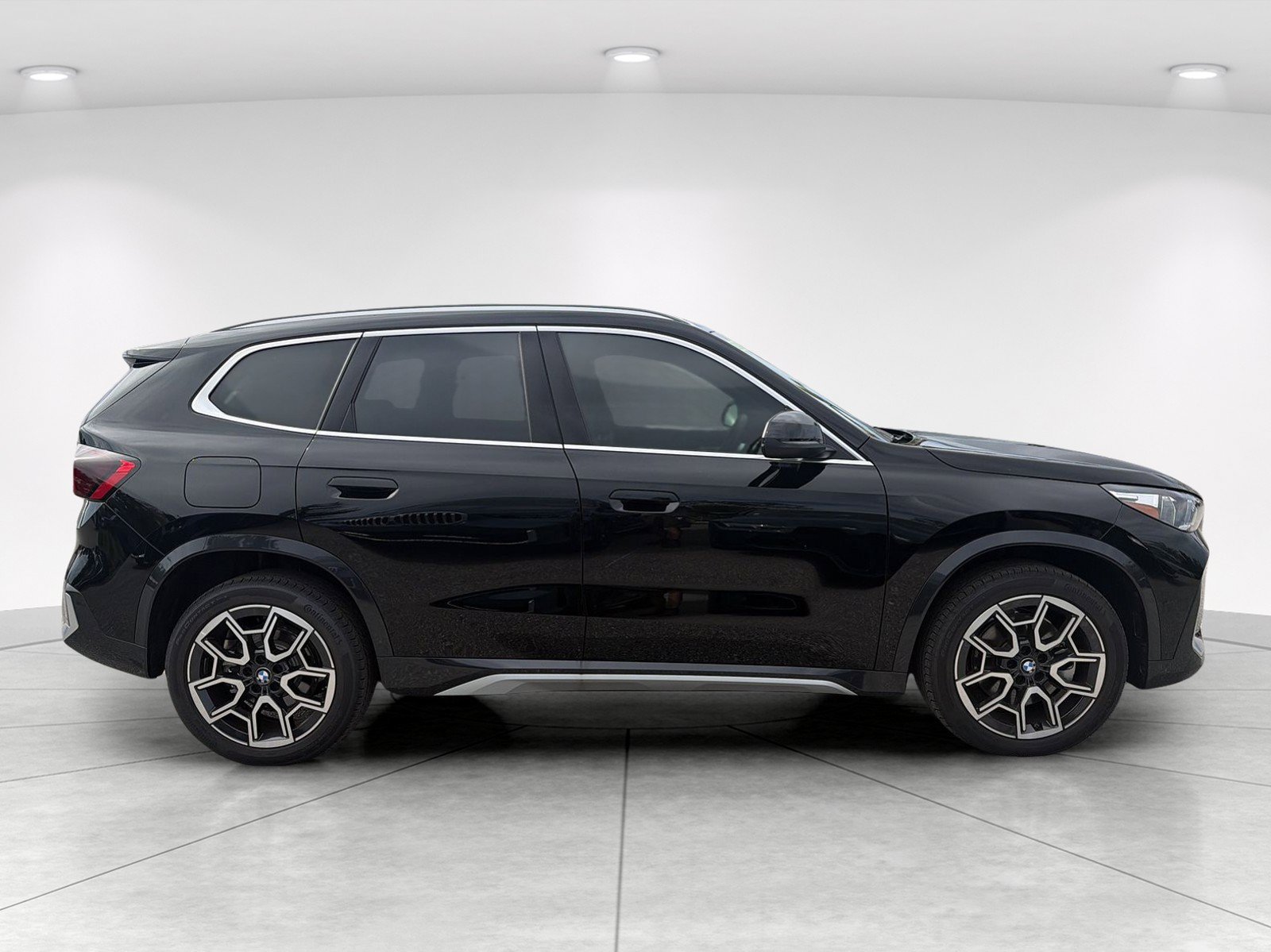 New 2026 BMW X1 xDrive28i w/ Convenience Package AWD/4WD image 3