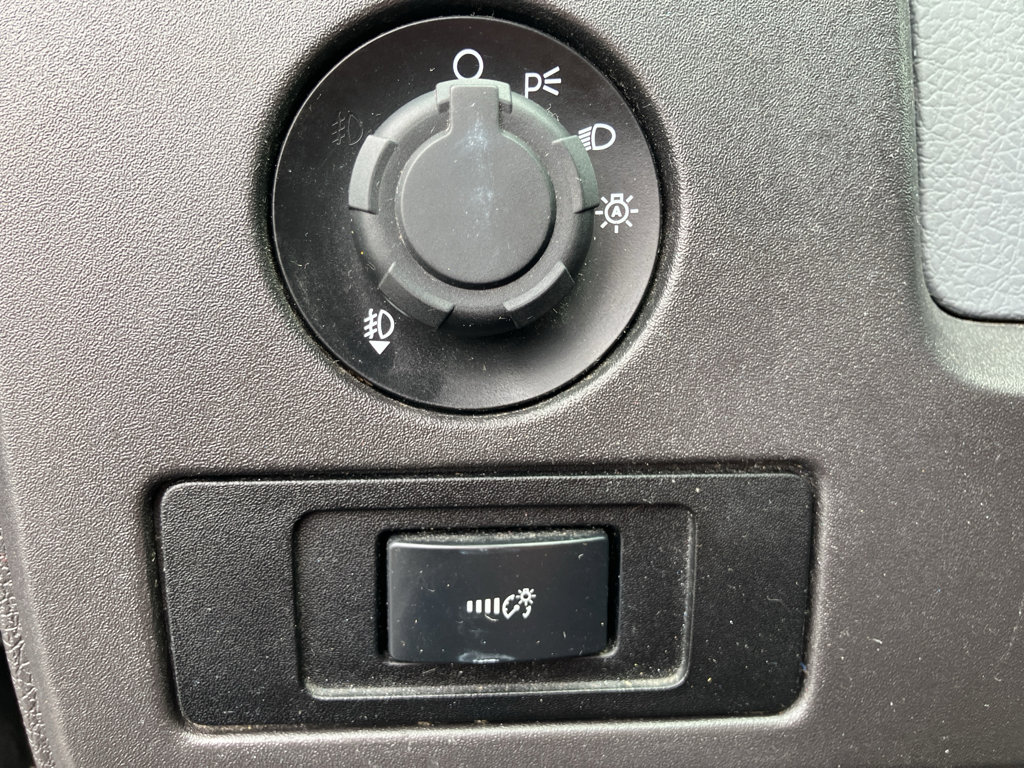 Used 2011 Ford F150 XLT AWD/4WD image 16