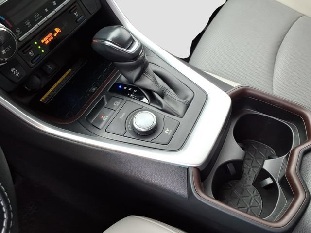 Used 2020 Toyota RAV4 Limited AWD/4WD image 18