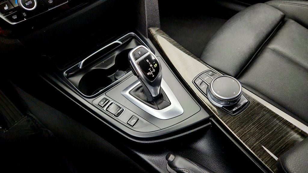 Used 2018 BMW 328d xDrive Wagon AWD/4WD image 17
