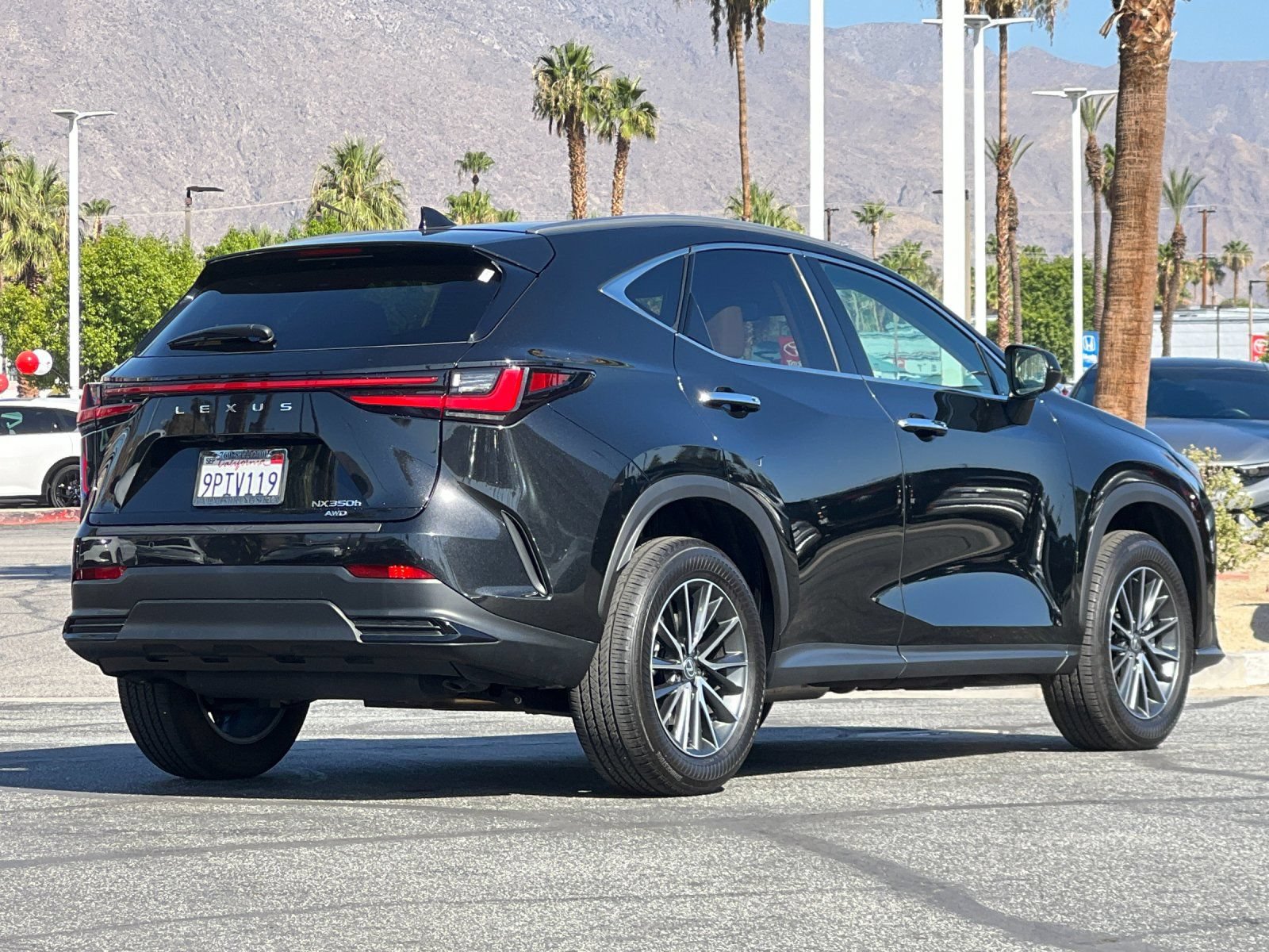 Used 2025 Lexus NX 350h AWD w/ Accessory Package (Z2) image 3