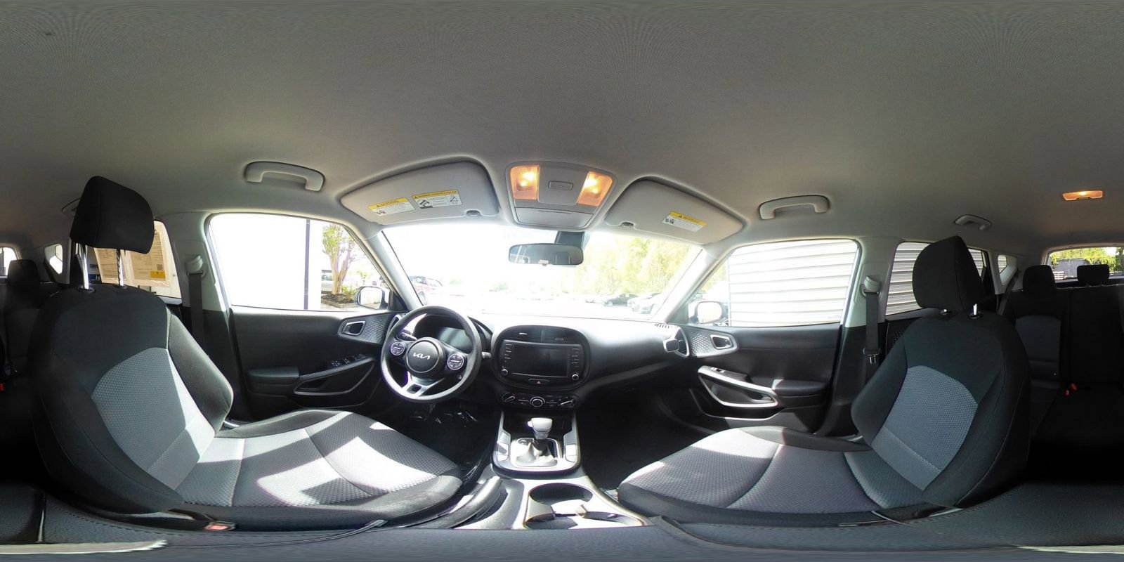 Used 2025 Kia Soul LX w/ LX Technology Package FWD image 37