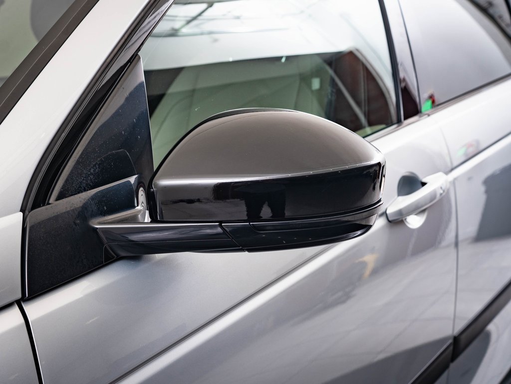 Used 2022 Land Rover Discovery Sport SE image 15